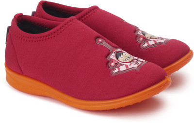 

Footfun Boys & Girls Slip on Sneakers(Red
