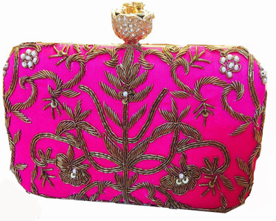 

CRAFTBAZAAR Party Pink Clutch