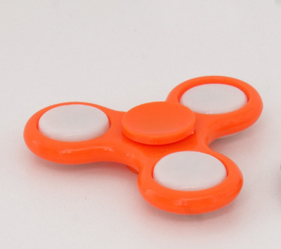 

DINAARKAN ORANGE FIDGET HAND SPINNER WITH LIGHT(Orange)