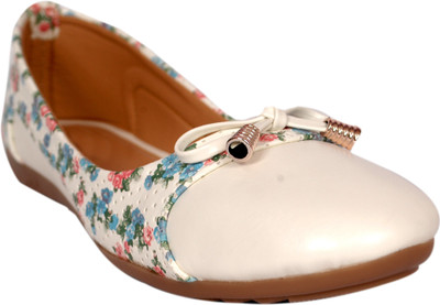 

Studio 9 Women White Bellies