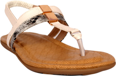 

Studio 9 Women White Flats