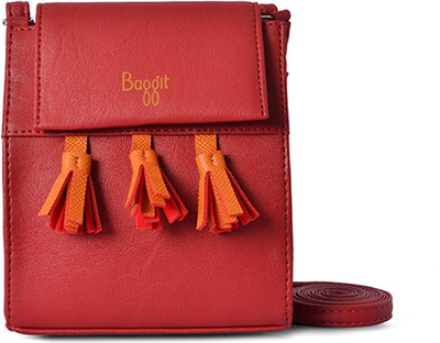 

Baggit Women Casual Red PU Sling Bag
