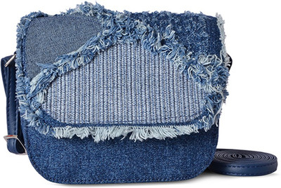 

Baggit Women Casual Blue PU Sling Bag