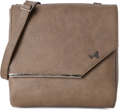

Baggit Women Casual Beige PU Sling Bag