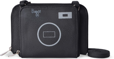 

Baggit Women Casual Black PU Sling Bag