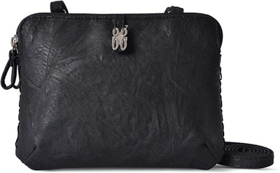 

Baggit Women Casual Black Leatherette Sling Bag