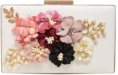 

Jewellerkaka Casual Black Clutch