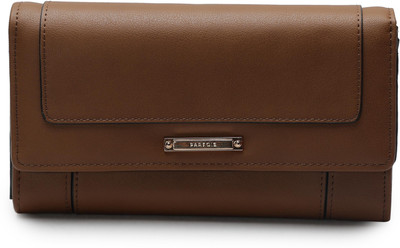 Alria Casual Brown Clutch