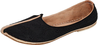

Ramraj Traditional Leather Mojaris Casuals For Men(Black