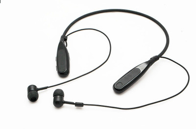 

Saturn Retail New dynamic Halo Fusion Black Headset with Mic Bluetooth Headset with Mic(Black, In the Ear)