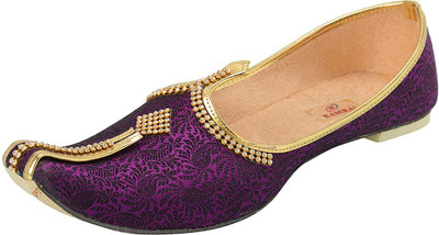 

Ramraj Wedding & Sherwani Mojari Casuals For Men(Purple