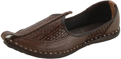 

Ramraj Leather Traditional Mojaris Casuals For Men(Brown