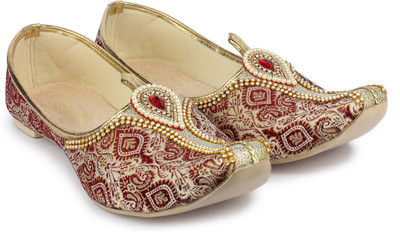 

Do Bhai Mojaris For Men(Multicolor, Mahroon