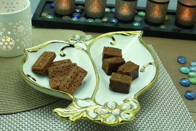 

Importwala Gold Jewelled Platter Tray