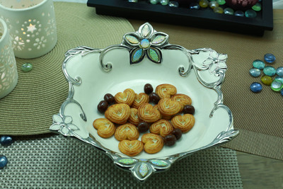 

Importwala Jewelled Flora Platter Tray