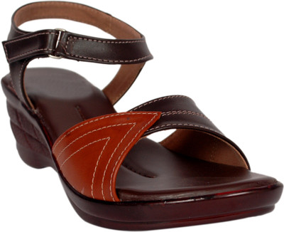 

Bora Bora Women Brown Sandals