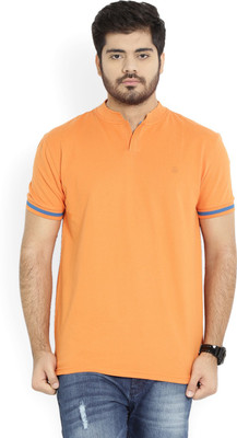 

United Colors of Benetton Solid Men' V-neck Orange T-Shirt, 33h