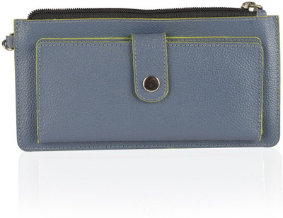 

Vaibhav Party Green Clutch