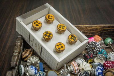 Casa Decor Set of 6 Leopard Pattern Round Wooden Design Handmade Drawer Pull Cabinet Dresser Handle Wardrobe Wooden Cabinet/Draw Knob(Multicolor Pack of 6) available at flipkart for Rs.299