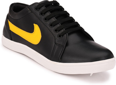 

FLAIR Sneakers For Men(Black