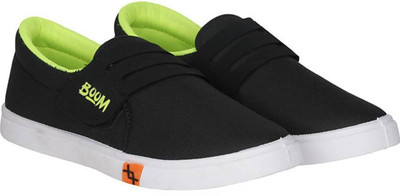 

paya Outdoors For Men(Black, Green