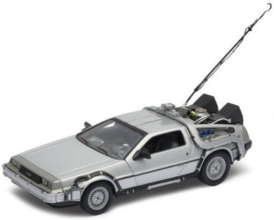 

Welly 1:24 Scale Back to the future(Silver)