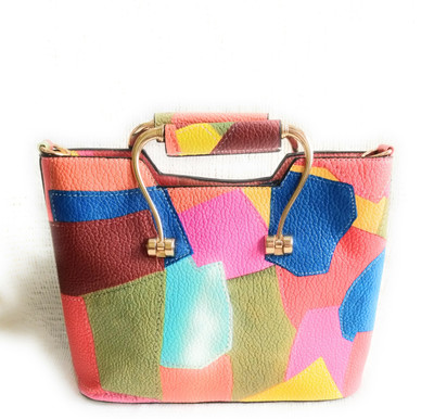 

vtc Shoulder Bag(Multicolor)