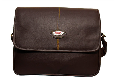

Attache 15.6 inch Laptop Messenger Bag(Brown), Brown09