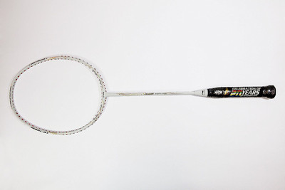 

Li-Ning Aeroflo Flame Super White Unstrung Badminton Racquet(S2, 89 g)