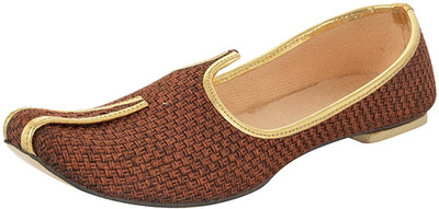 

Ramraj Men Synthetic Wedding Mojari Jutis For Men(Brown