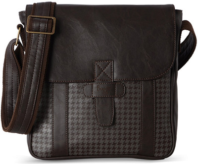 

Baggit Messenger Bag(Brown)