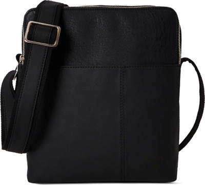 

Baggit Messenger Bag(Black)