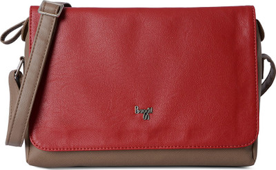 

Baggit Women Casual Beige PU Sling Bag