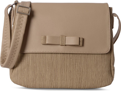 

Baggit Women Casual Beige PU Sling Bag