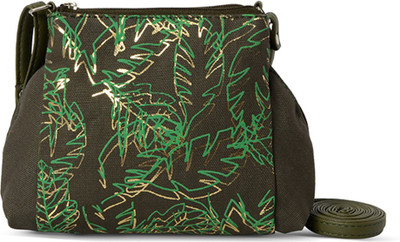 

Baggit Women Casual Green PU Sling Bag