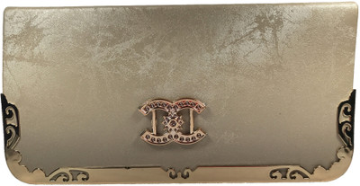 Bizarre Vogue Party Beige Clutch