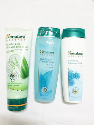 

Himalaya Moisturizing Aloe Vera Face Wash, Refreshing & Clarifying Toner, Refreshing Cleansing Milk(Set of)