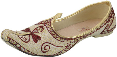 

Ramraj Men Synthetic Wedding Mojari Jutis For Men(Brown