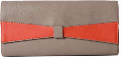 

Baggit Casual Beige Clutch