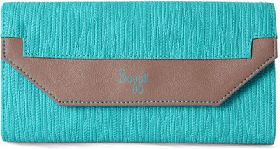 

Baggit Casual Green Clutch