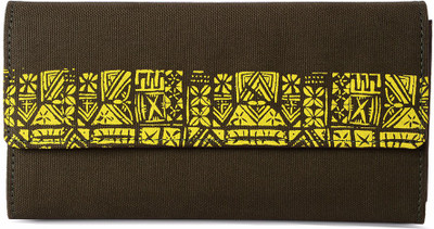 

Baggit Casual Green Clutch