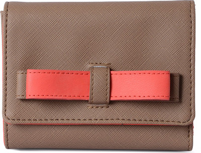 

Baggit Casual Beige Clutch