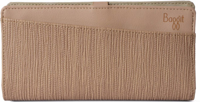 

Baggit Casual Beige Clutch