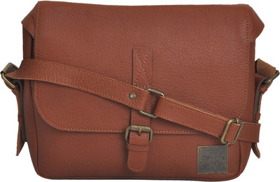

CANVAS & AWL CA423BRN Messenger Bag(Brown, 10 L)