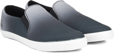 

United Colors of Benetton Sneakers For Men(Black, 901