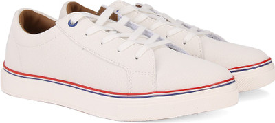 

United Colors of Benetton Sneakers For Men(White, 901