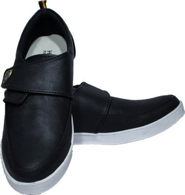 

MOU Velcro Casual Sneakers Casuals For Men(Black, White