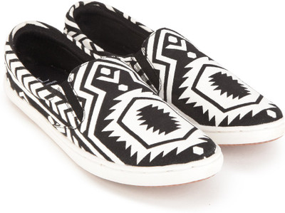 

Carlton London CLL-4012 Casual For Women(White, Blk/whit