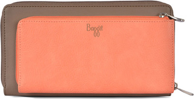 

Baggit Casual Beige Clutch