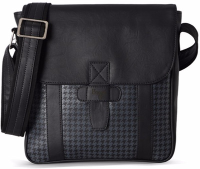 

Baggit Messenger Bag(Black)